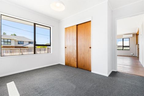 Photo of property in 26 Ward Crescent, Te Atatu Peninsula, Auckland, 0610