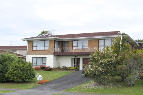 Photo of property in 4 Sunnyview Avenue, Shelly Park, Auckland, 2014