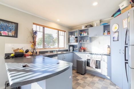 Photo of property in 35 Dalfield Place, Highbury, Palmerston North, 4412