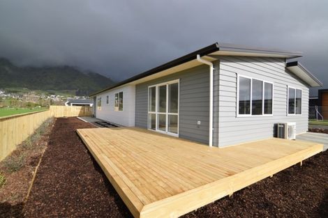 Photo of property in 3 Tapuhikura Street, Waikanae, 5036