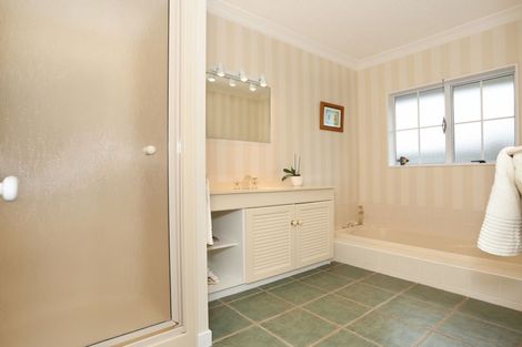 Photo of property in 12 Balcairn Place, Terrace End, Palmerston North, 4410