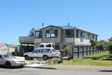 Photo of property in 4 Tireti Road, Titahi Bay, Porirua, 5022
