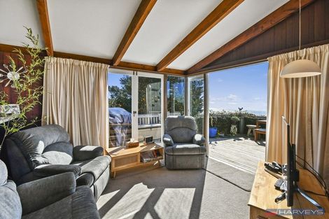 Photo of property in 211 Howard Road, Orere Point, Papakura, 2585