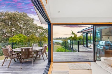 Photo of property in 163 West Harbour Drive, West Harbour, Auckland, 0618