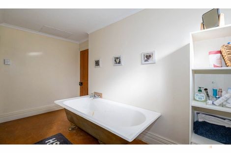 Photo of property in 70 Parsonage Road, Waimate, 7978