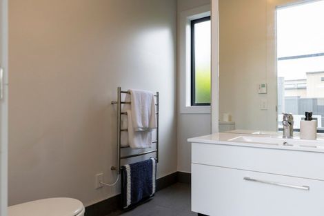 Photo of property in 8 Karapoto Lane, Rainbow Point, Taupo, 3330