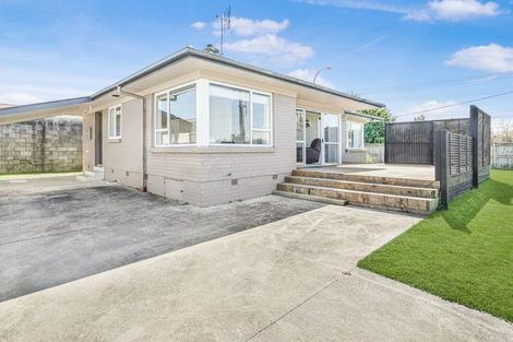 Photo of property in 1 Mears Road, St Andrews, Hamilton, 3200