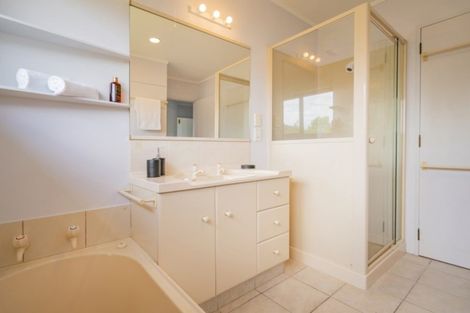 Photo of property in 8 Centennial Drive, Whitianga, 3510