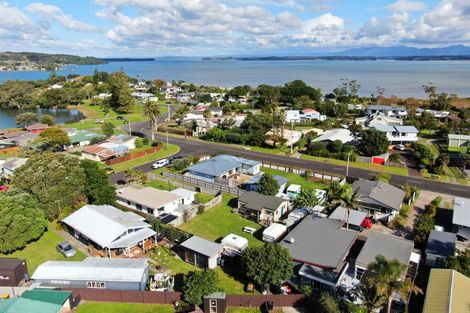 Photo of property in 1a Roretana Drive, Athenree, Waihi Beach, 3177