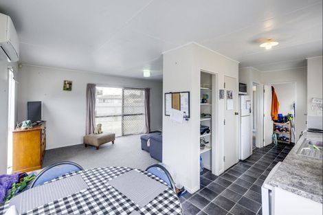 Photo of property in 338 Flaxmere Avenue, Flaxmere, Hastings, 4120