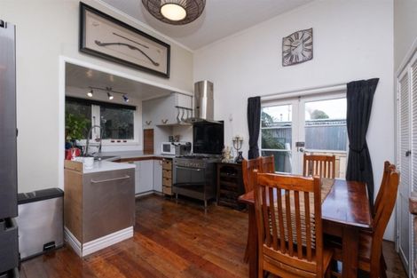 Photo of property in 48 North Street, Eltham, 4322