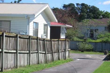 Photo of property in 30 Cobham Crescent, Kelston, Auckland, 0602