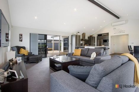 Photo of property in 23 Surfers Avenue, Waihi Beach, 3611