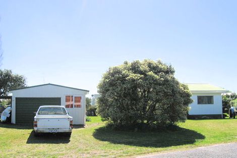 Photo of property in 18 Hicks Place, Cooks Beach, Whitianga, 3591