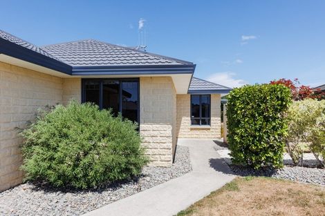 Photo of property in 12 Aspen Way, Kelvin Grove, Palmerston North, 4414