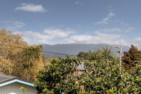 Photo of property in 1 Kowai Grove, Omokoroa, 3114