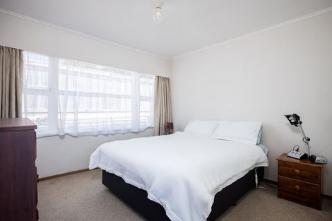 Photo of property in 52 Queens Road, Glen Avon, New Plymouth, 4312