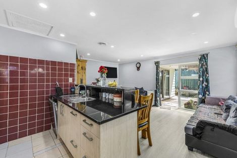 Photo of property in 2/55 Ennis Avenue, Pakuranga Heights, Auckland, 2010