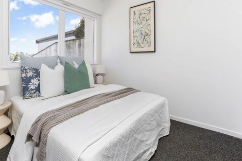Photo of property in 2/8 Paul Place, Pakuranga, Auckland, 2010