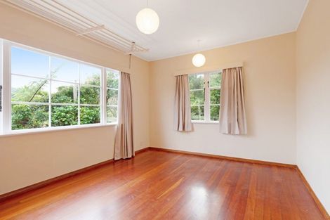 Photo of property in 2 Lambeth Road, Northland, Wellington, 6012