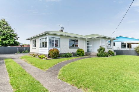 Photo of property in 13 Parris Street, Waitara, 4320