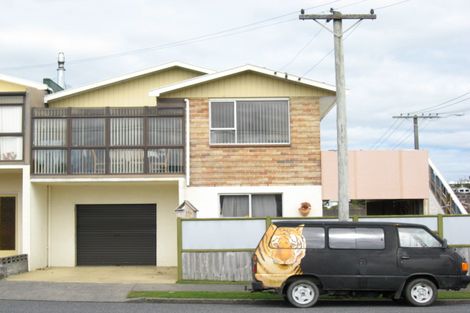 Photo of property in 32 Ngaio Street, Strandon, New Plymouth, 4312