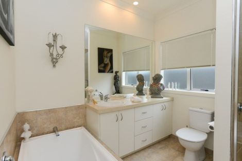 Photo of property in Heynes Place, 16 Heynes Place, Clive, 4102