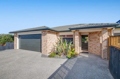 Photo of property in 48 Chesterfield Way, Orewa, 0931