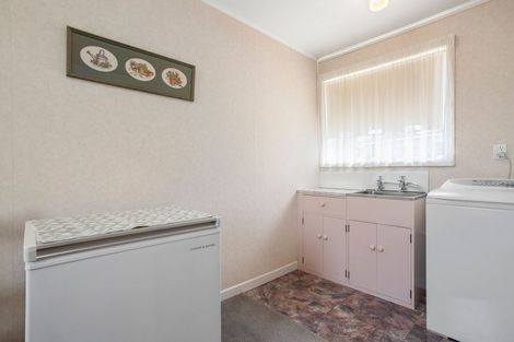 Photo of property in 15 Tiki Street, New Lynn, Auckland, 0600