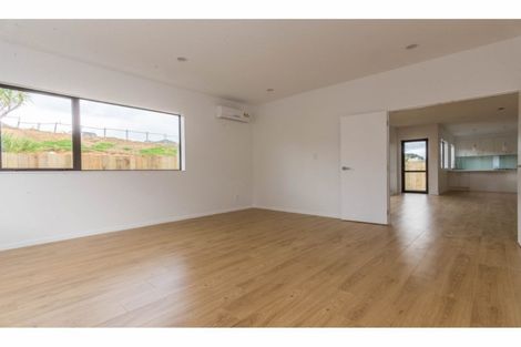 Photo of property in 139 Tiriwa Drive, Massey, Auckland, 0614