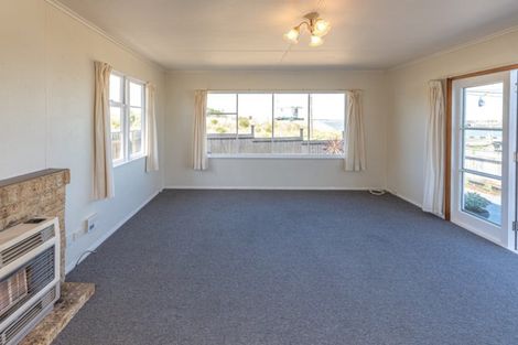 Photo of property in 5 Short Street, Castlecliff, Whanganui, 4501