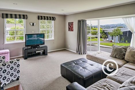 Photo of property in 7 Luff Place, Whitby, Porirua, 5024