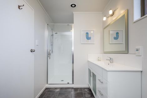 Photo of property in 28 Pencarrow Street, Highbury, Palmerston North, 4412