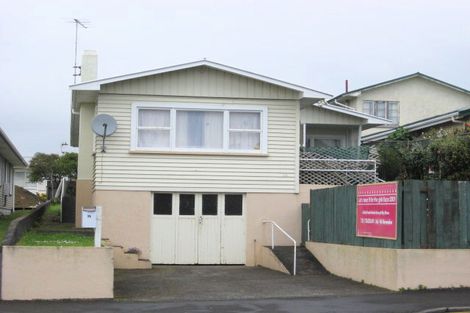 Photo of property in 75 Vivian Street, New Plymouth, 4310
