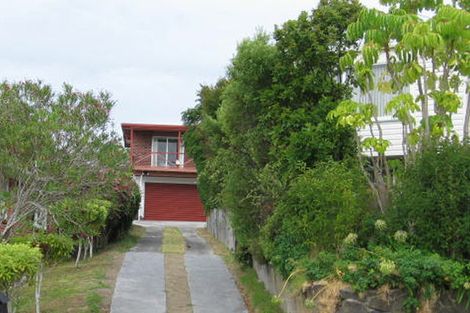 Photo of property in 15 Lyford Crescent, Sunnynook, Auckland, 0620