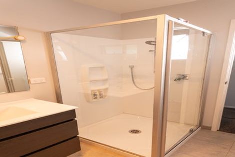 Photo of property in 108 Stratford Drive, Cable Bay, 0420