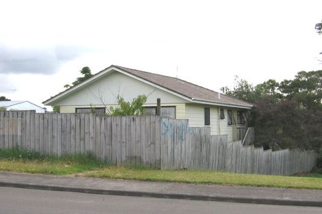 Photo of property in 15 Holmes Drive South, West Harbour, Auckland, 0618