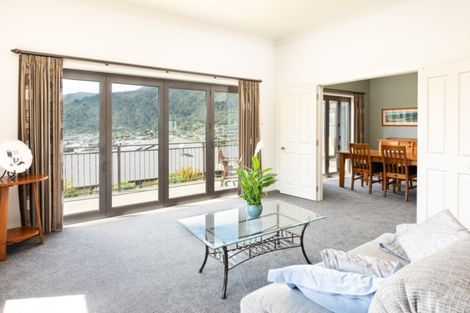 Photo of property in 24 Harbour View Heights, Picton, 7220