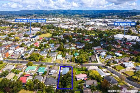 Photo of property in 19 Kereru Street, Henderson, Auckland, 0612