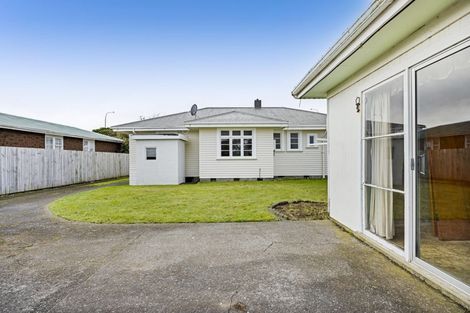 Photo of property in 155 Glover Road, Hawera, 4610
