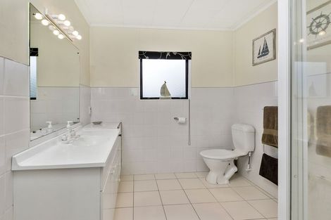 Photo of property in 2/30 Botany Road, Howick, Auckland, 2010