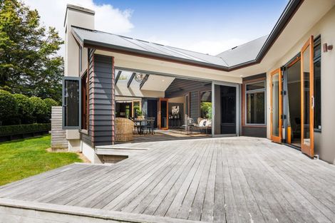 Photo of property in 7 Titirangi Drive, Fitzherbert, Palmerston North, 4471