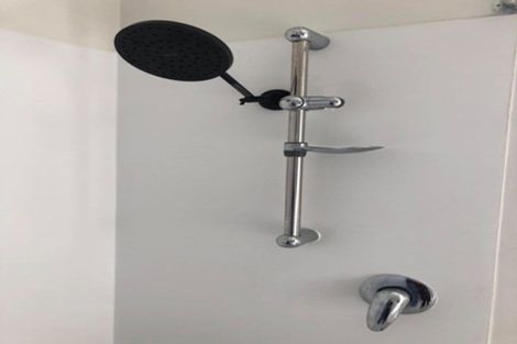 Photo of property in 1/84 Greenslade Crescent, Northcote, Auckland, 0627