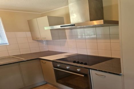 Photo of property in 2 Sparrow Place, Weymouth, Auckland, 2103