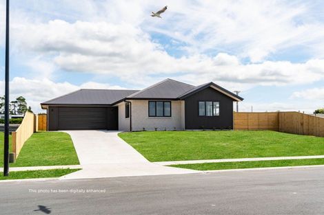 Photo of property in 59 Te Taniwha Road, One Tree Point, 0118