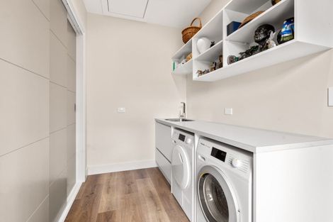 Photo of property in 98 Oxford Street, Martinborough, 5711