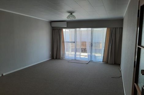 Photo of property in 18 Shortland Street, Regent, Whangarei, 0112