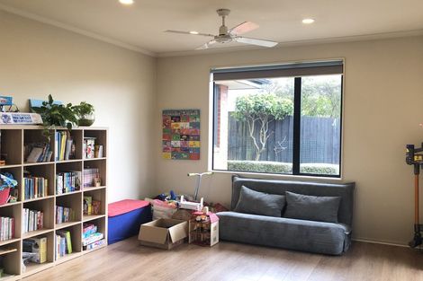 Photo of property in 17 Spoonbill Place, Unsworth Heights, Auckland, 0632