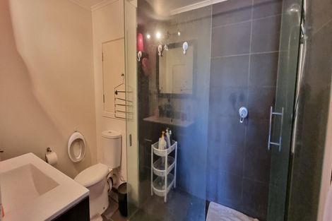 Photo of property in 20 Aorangi Place, Birkenhead, Auckland, 0626