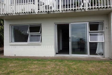 Photo of property in 16 Findlay Street, Moturoa, New Plymouth, 4310